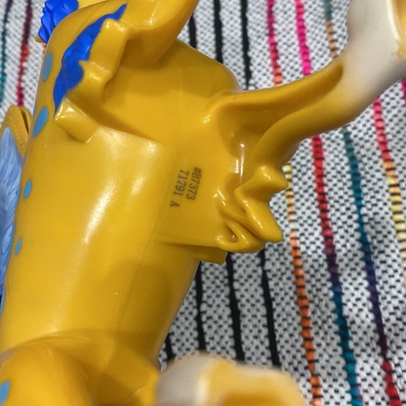 Disney Elena of Avalor SKYLAR Toy - Wings Flap Blue and Yellow Cat Leopard - Picture 14 of 14